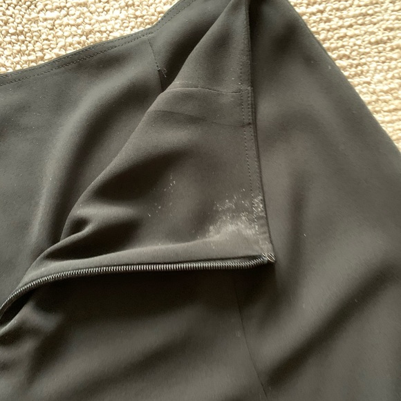 Flouncy black mini skirt - Picture 4 of 8